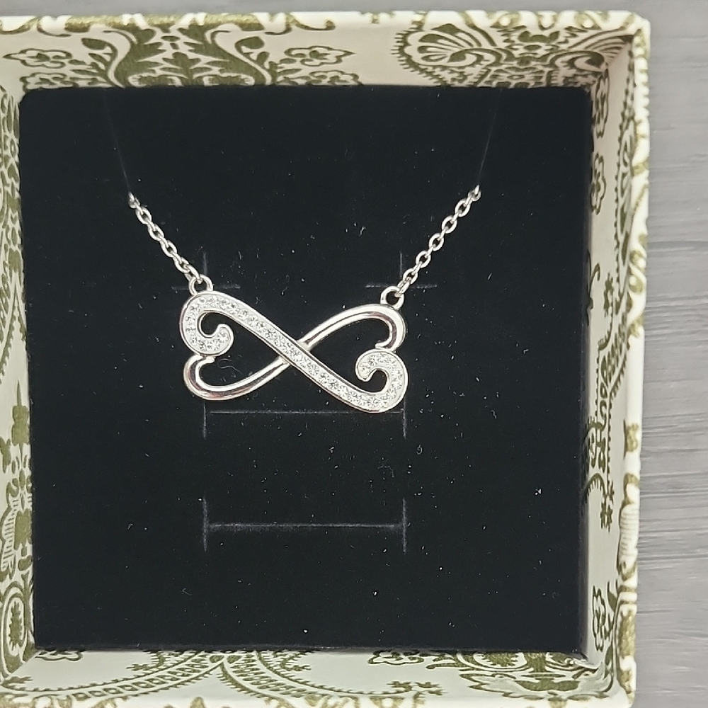Elegant Silver Infinity Heart Pendant Necklace